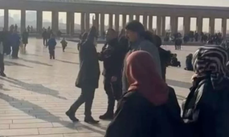 Anıtkabir'de Cumhuriyete Hakaret ve Şeriat Propagandası