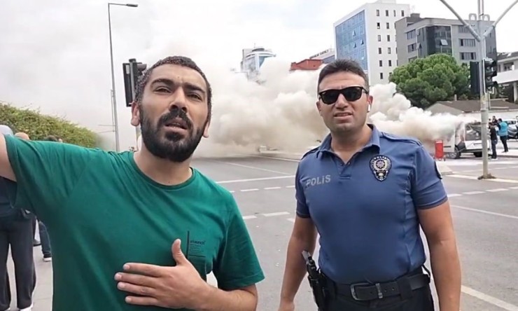 Ufuk Görgü Cezaya Kızdı, Adliye Önünde Otomobil Yaktı