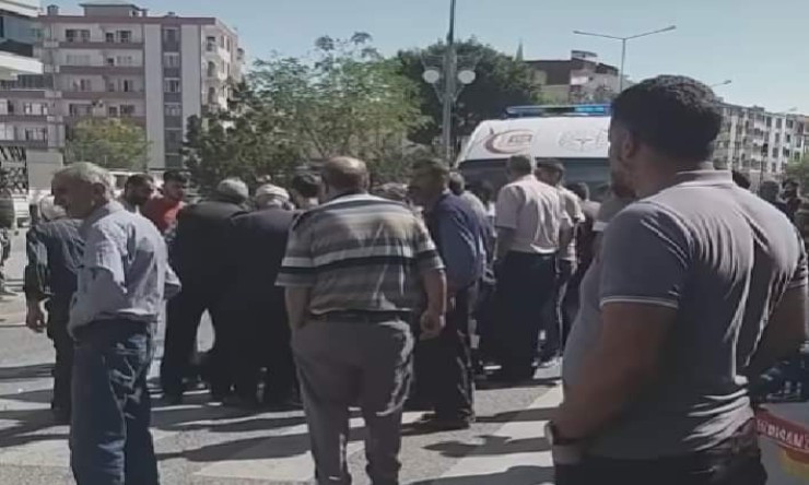 Iğdır'da Trafik Kazası: Yaşlı Adam Tırın Altında Kalarak Metrelerce Sürüklendi