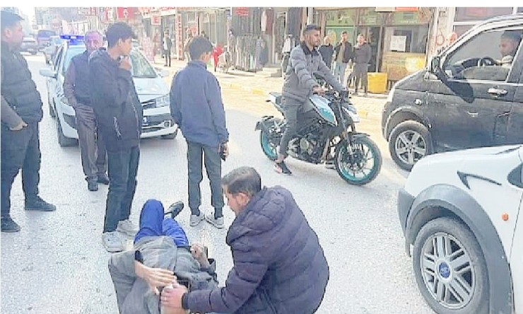 Iğdır'da Karşıdan Karşıya Geçen Yaşlı Adam Otomobilin Çarpması Sonucu Yaralandı