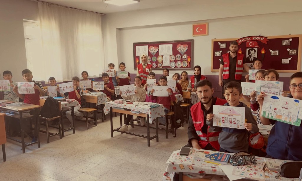 Türk Kızılay Iğdır Şubesi’nden Evci Köyü İlköğretim Okulu’na Anlamlı Ziyaret